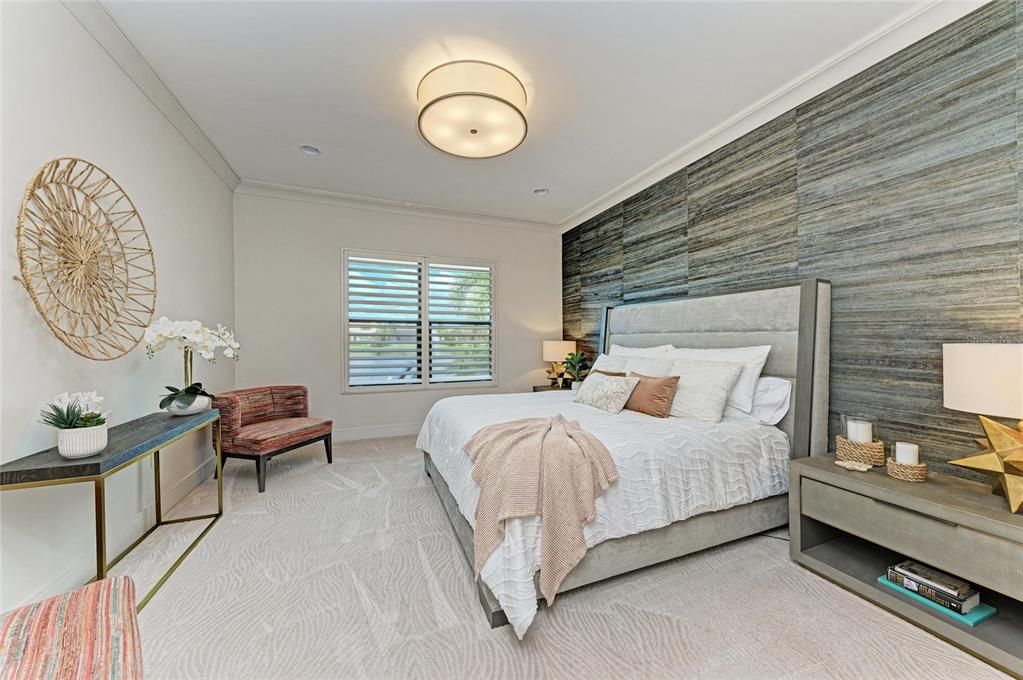 Под контрактом: $1,300,000 (3 спален, 2 ванн, 2493 Квадратных фут)