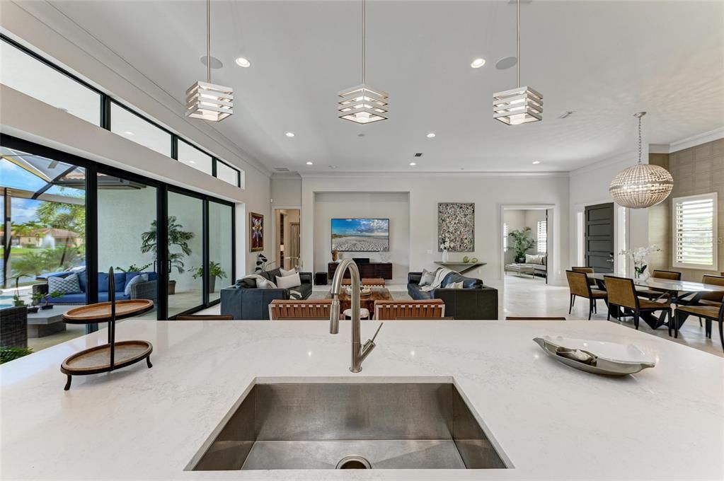 Под контрактом: $1,300,000 (3 спален, 2 ванн, 2493 Квадратных фут)