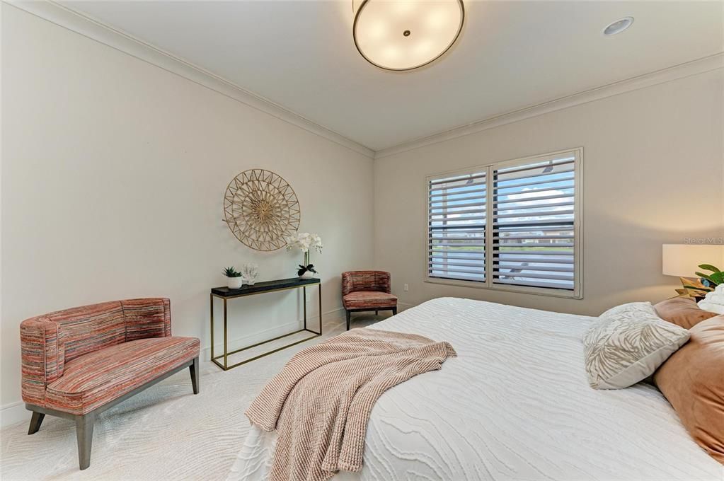 Под контрактом: $1,300,000 (3 спален, 2 ванн, 2493 Квадратных фут)