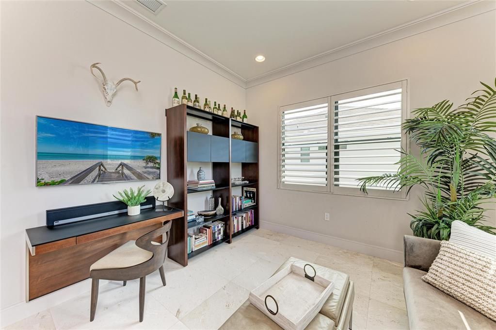 Под контрактом: $1,300,000 (3 спален, 2 ванн, 2493 Квадратных фут)