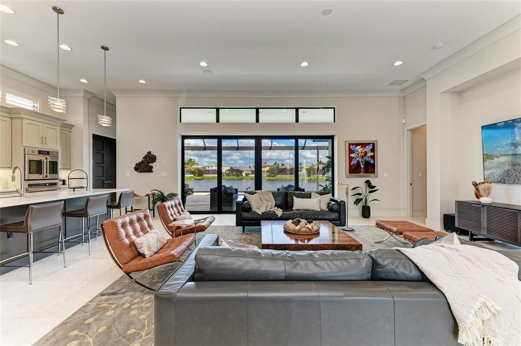 Под контрактом: $1,300,000 (3 спален, 2 ванн, 2493 Квадратных фут)