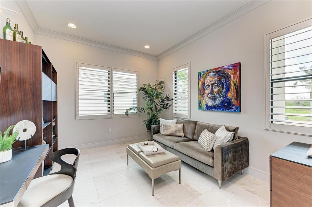 Под контрактом: $1,300,000 (3 спален, 2 ванн, 2493 Квадратных фут)