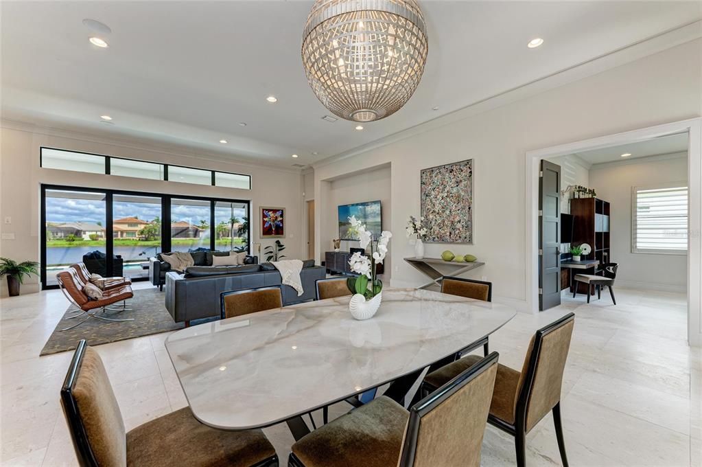 Под контрактом: $1,300,000 (3 спален, 2 ванн, 2493 Квадратных фут)