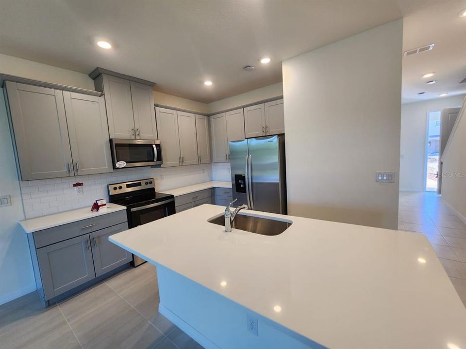 For Rent: $2,300 (3 beds, 2 baths, 1534 Square Feet)