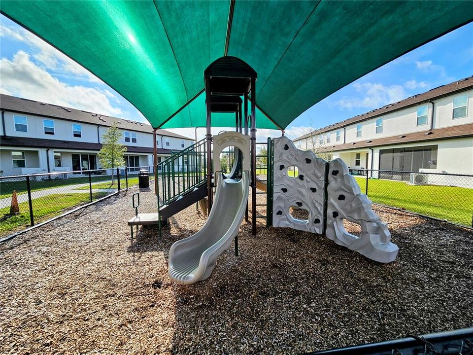 For Rent: $2,300 (3 beds, 2 baths, 1534 Square Feet)