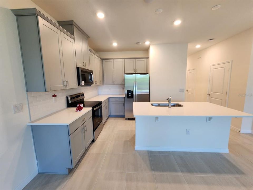 For Rent: $2,300 (3 beds, 2 baths, 1534 Square Feet)