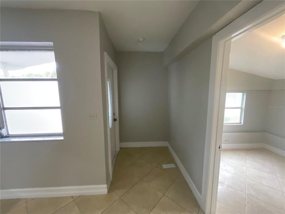 Active With Contract: $354,900 (2 beds, 1 baths, 1388 Square Feet)