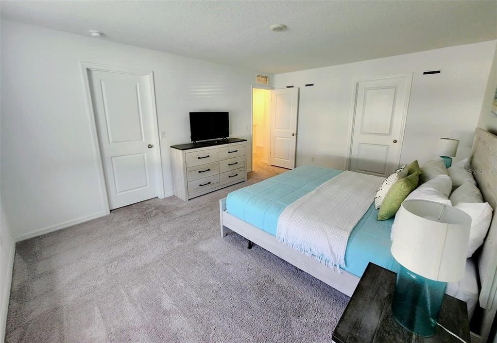 For Rent: $2,300 (3 beds, 2 baths, 1653 Square Feet)