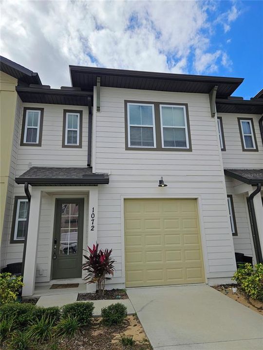 For Rent: $2,300 (3 beds, 2 baths, 1653 Square Feet)