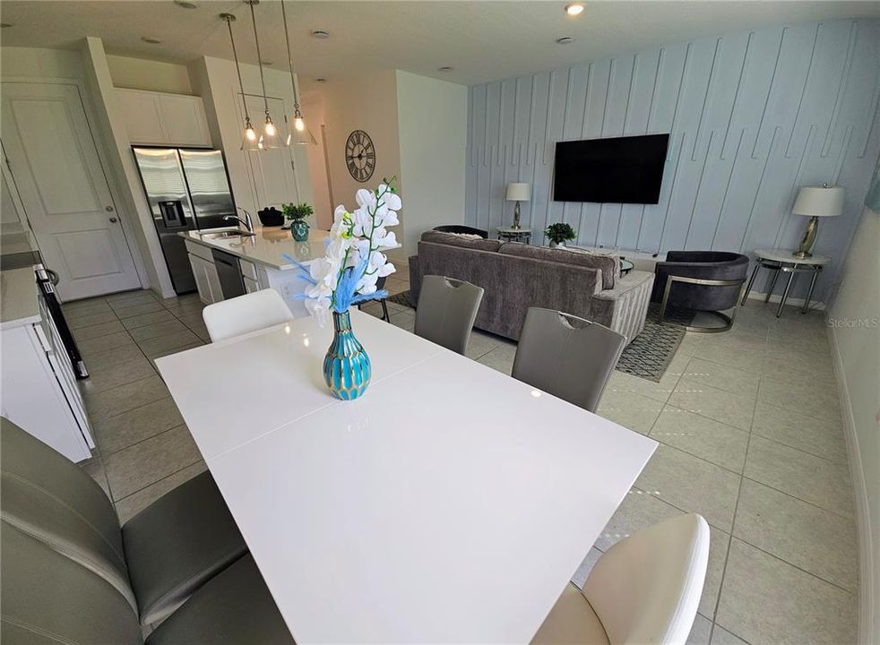 For Rent: $2,300 (3 beds, 2 baths, 1653 Square Feet)