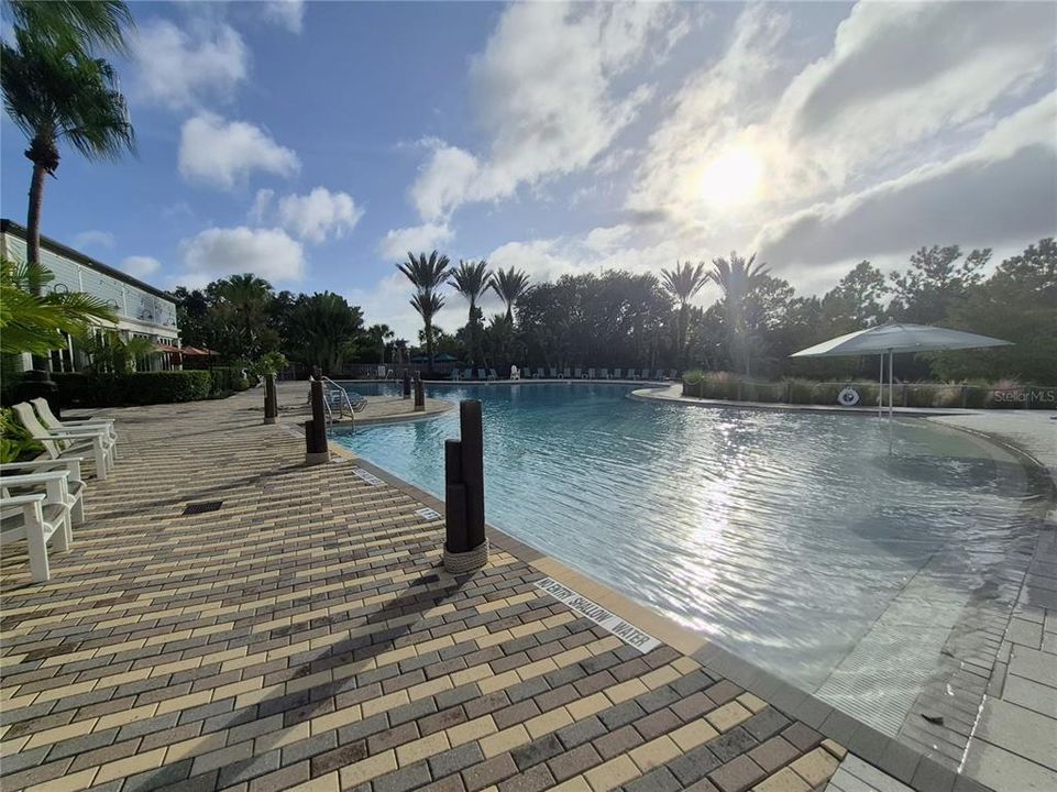 For Rent: $2,300 (3 beds, 2 baths, 1653 Square Feet)