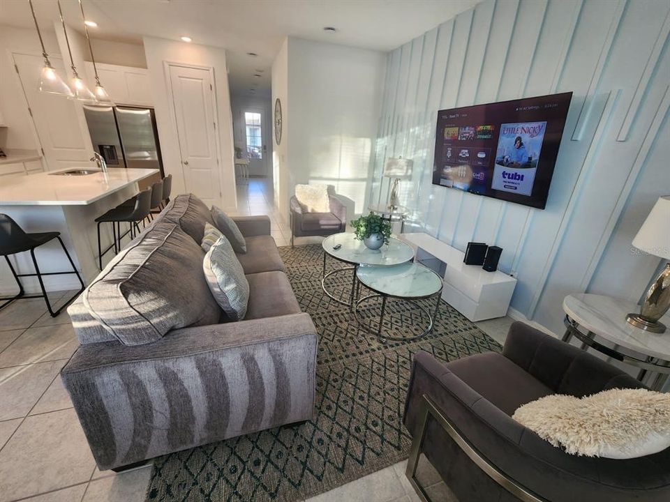 For Rent: $2,300 (3 beds, 2 baths, 1653 Square Feet)