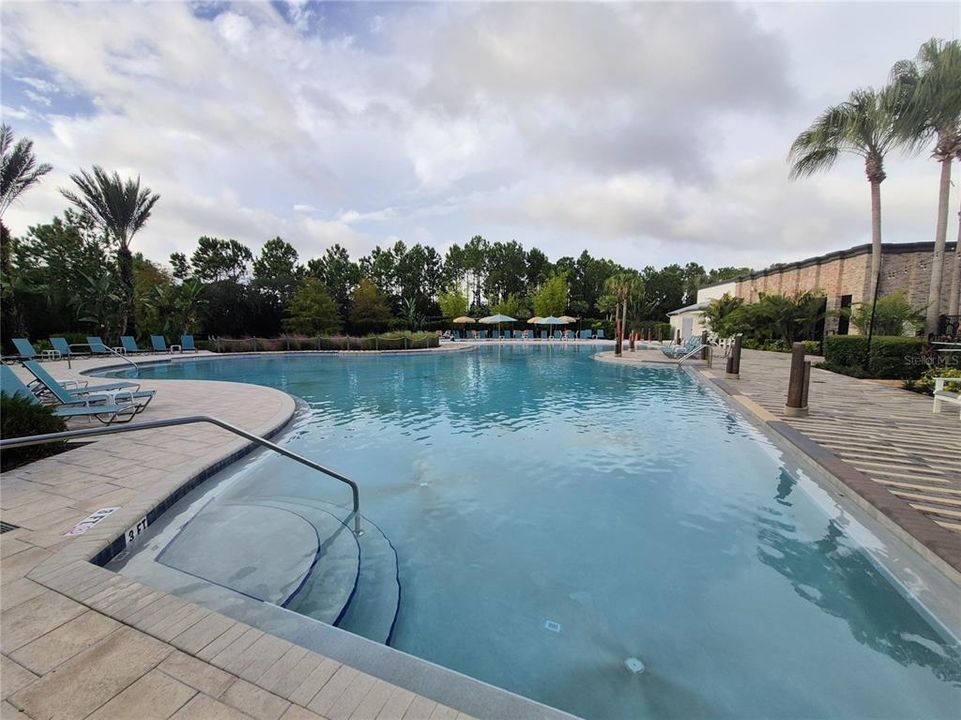 For Rent: $2,300 (3 beds, 2 baths, 1653 Square Feet)