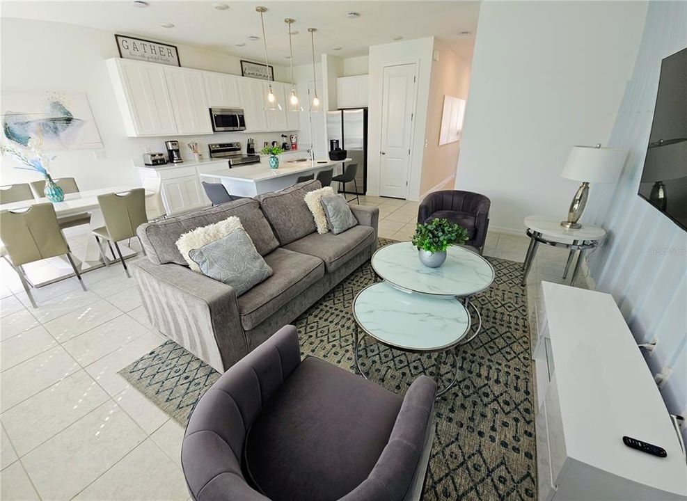 For Rent: $2,300 (3 beds, 2 baths, 1653 Square Feet)