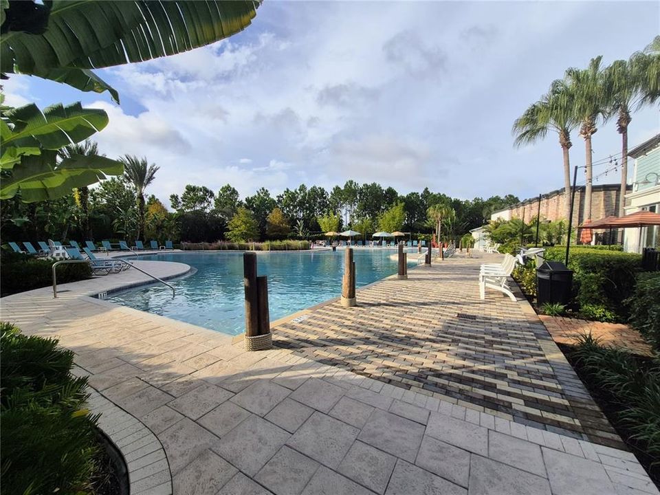 For Rent: $2,300 (3 beds, 2 baths, 1653 Square Feet)