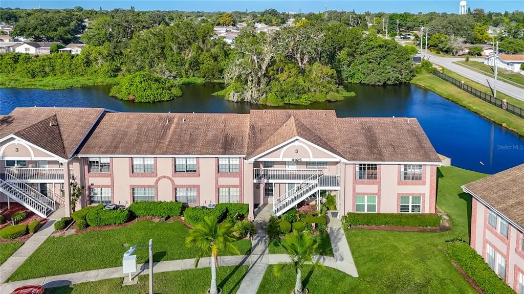 For Sale: $129,000 (2 beds, 1 baths, 835 Square Feet)