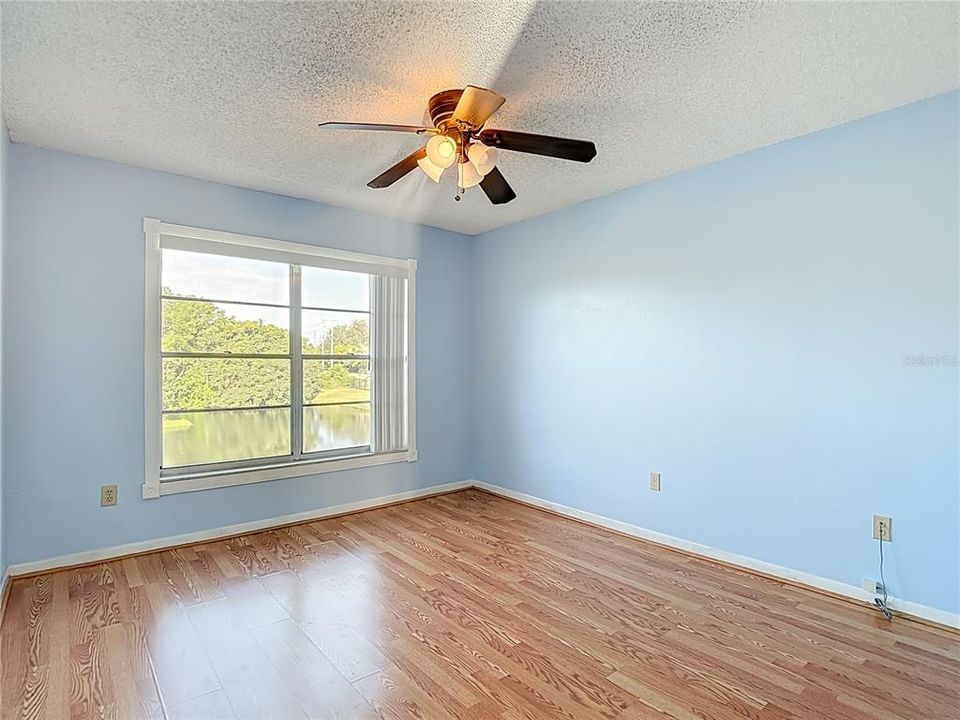 For Sale: $129,000 (2 beds, 1 baths, 835 Square Feet)