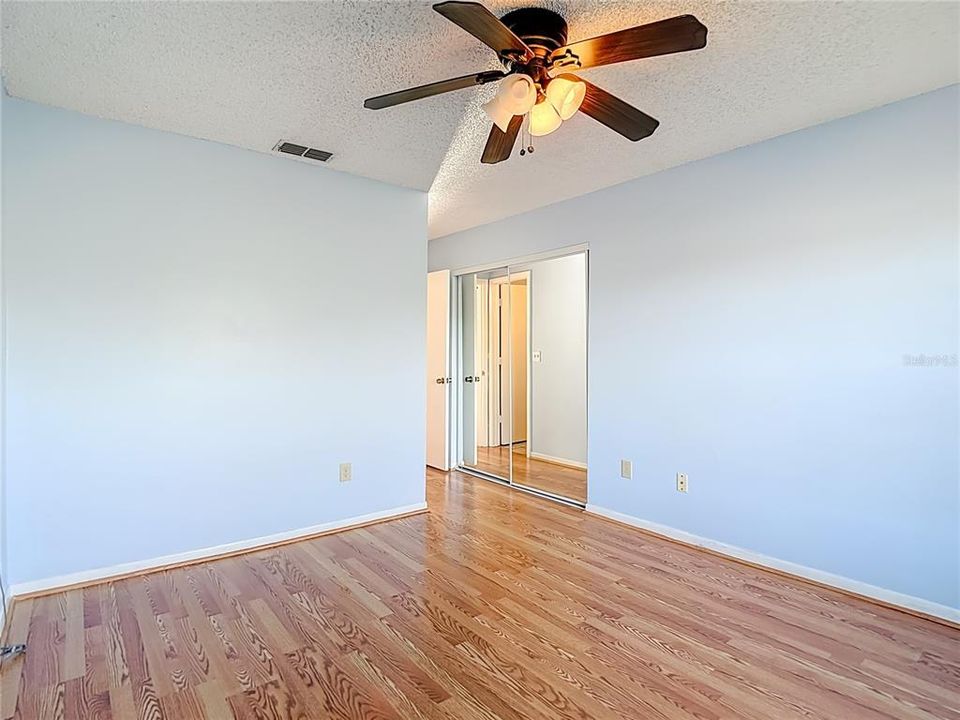 For Sale: $129,000 (2 beds, 1 baths, 835 Square Feet)