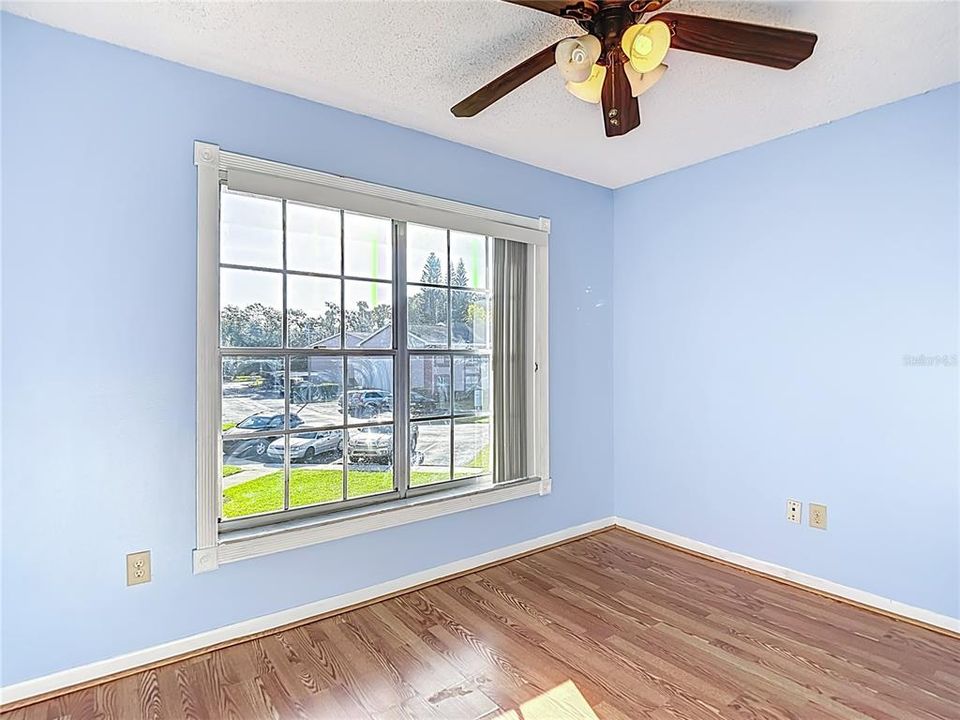 For Sale: $129,000 (2 beds, 1 baths, 835 Square Feet)