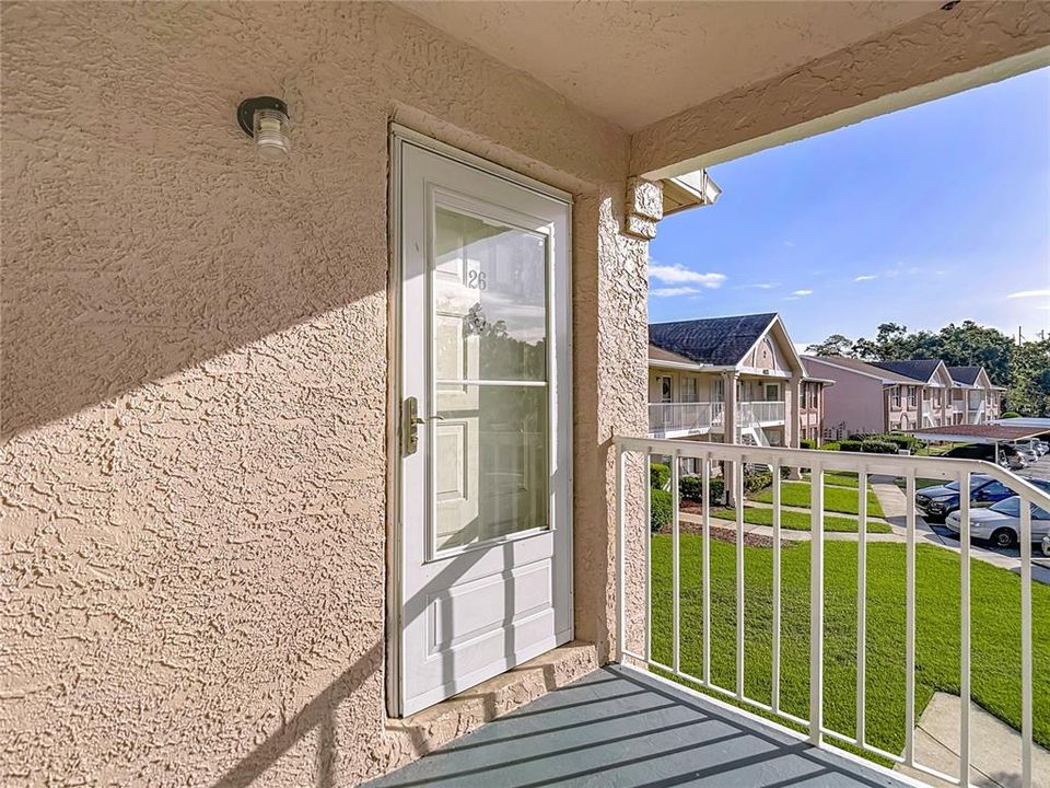 For Sale: $129,000 (2 beds, 1 baths, 835 Square Feet)