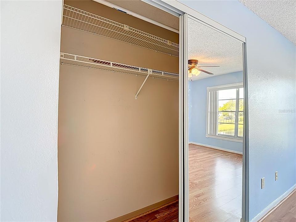 For Sale: $129,000 (2 beds, 1 baths, 835 Square Feet)