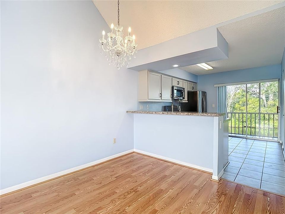 For Sale: $129,000 (2 beds, 1 baths, 835 Square Feet)