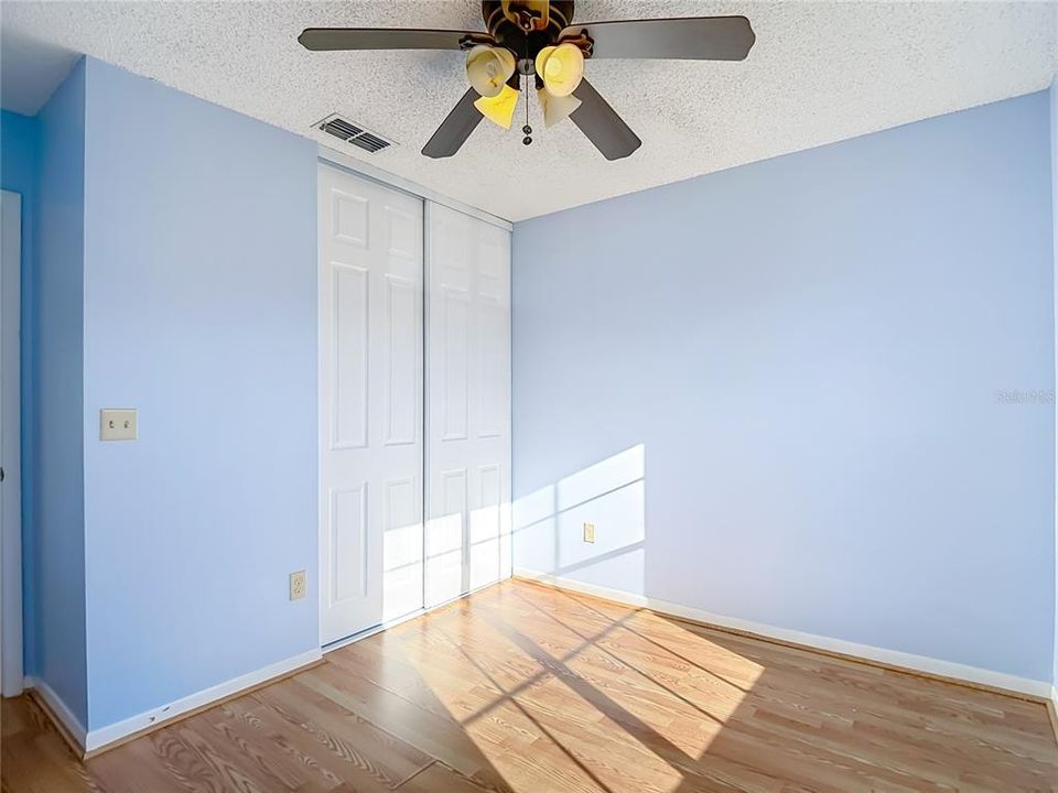 For Sale: $129,000 (2 beds, 1 baths, 835 Square Feet)