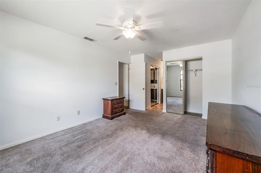 На продажу: $130,000 (2 спален, 2 ванн, 864 Квадратных фут)