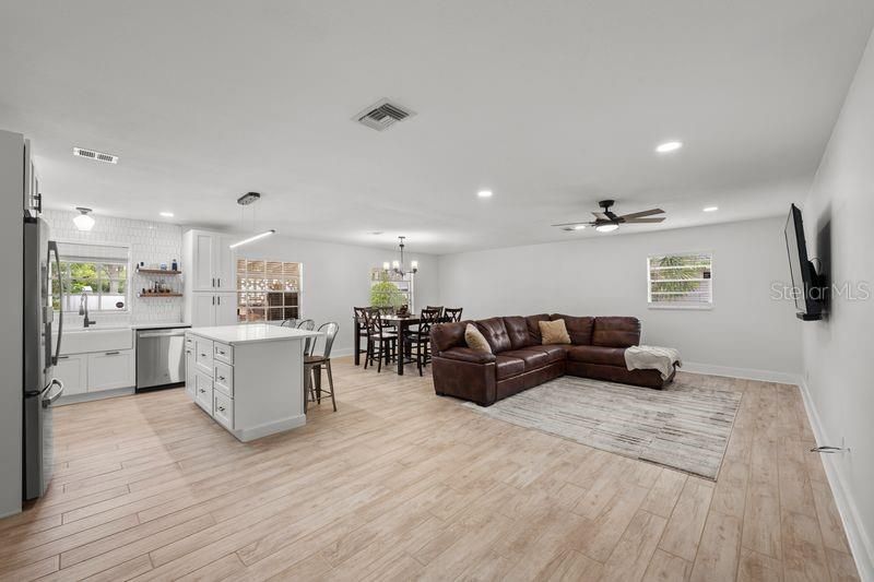 For Rent: $3,100 (3 beds, 2 baths, 1742 Square Feet)