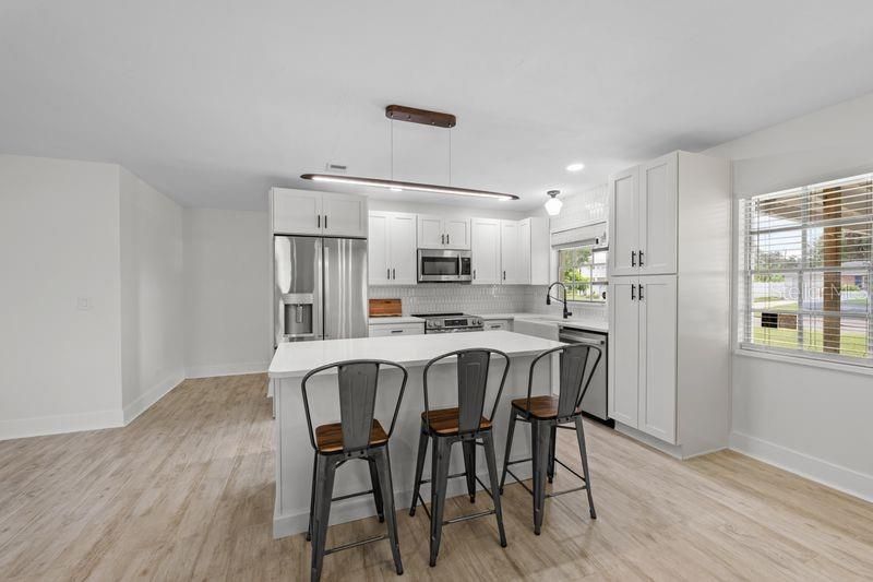 For Rent: $3,100 (3 beds, 2 baths, 1742 Square Feet)