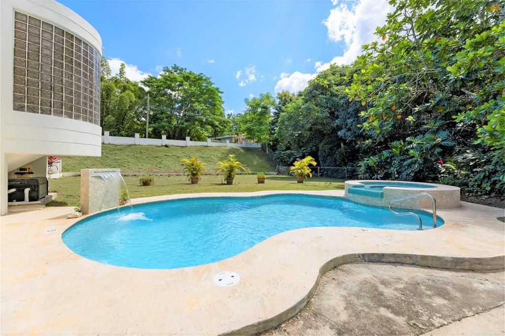 На продажу: $644,000 (7 спален, 3 ванн, 3325 Квадратных фут)