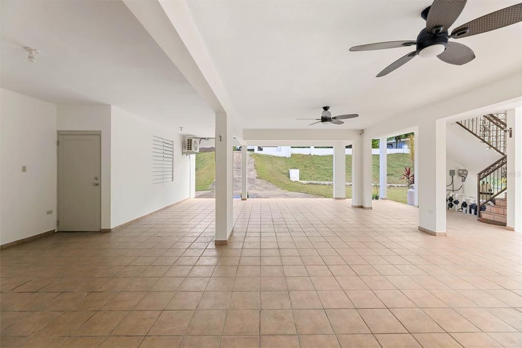 На продажу: $644,000 (7 спален, 3 ванн, 3325 Квадратных фут)