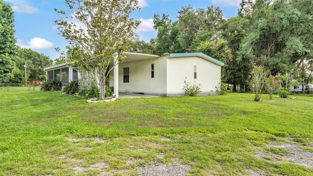 合同活跃: $264,500 (3 贝兹, 2 浴室, 1440 平方英尺)