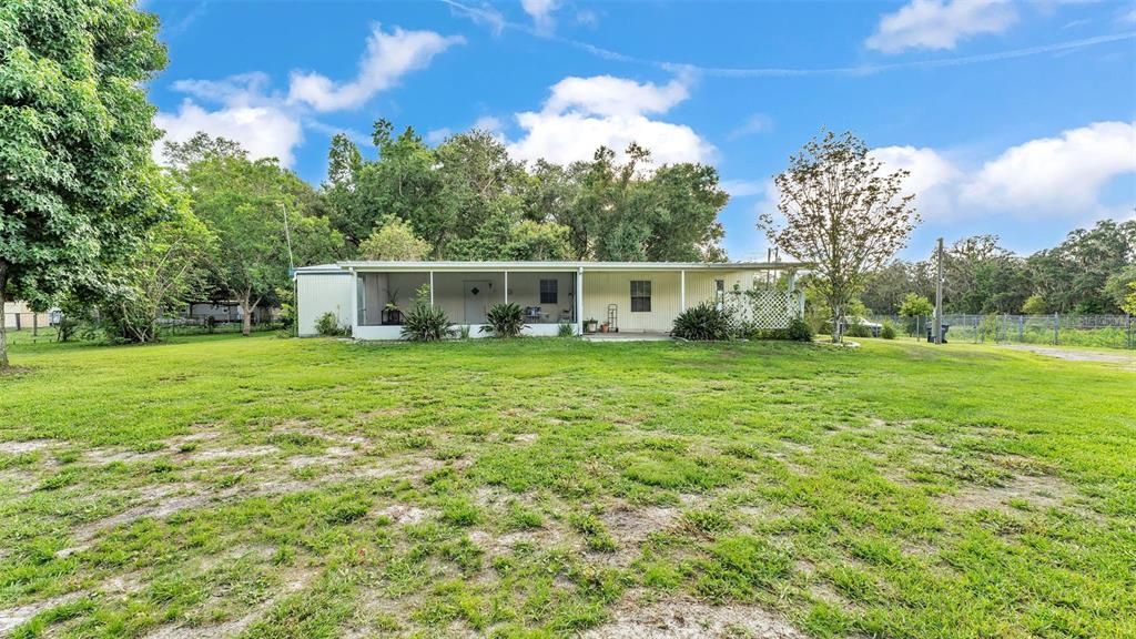 合同活跃: $264,500 (3 贝兹, 2 浴室, 1440 平方英尺)