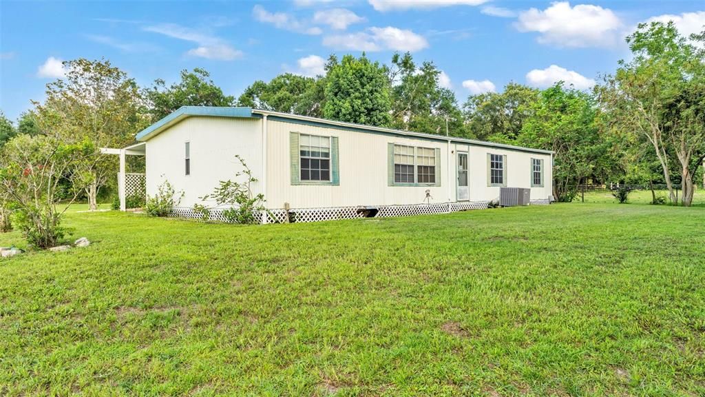 合同活跃: $264,500 (3 贝兹, 2 浴室, 1440 平方英尺)