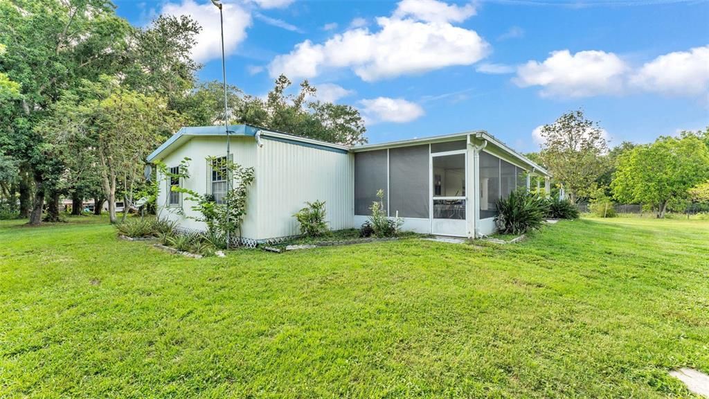 合同活跃: $264,500 (3 贝兹, 2 浴室, 1440 平方英尺)