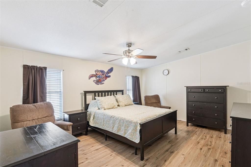 For Sale: $234,000 (4 beds, 2 baths, 1620 Square Feet)