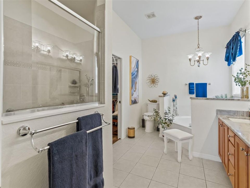 For Sale: $559,900 (3 beds, 3 baths, 2074 Square Feet)