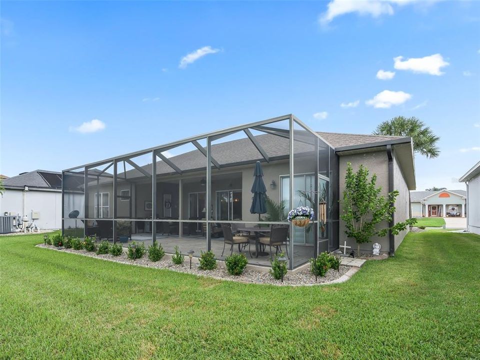 For Sale: $559,900 (3 beds, 3 baths, 2074 Square Feet)