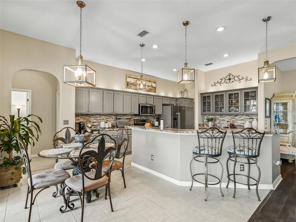 For Sale: $559,900 (3 beds, 3 baths, 2074 Square Feet)