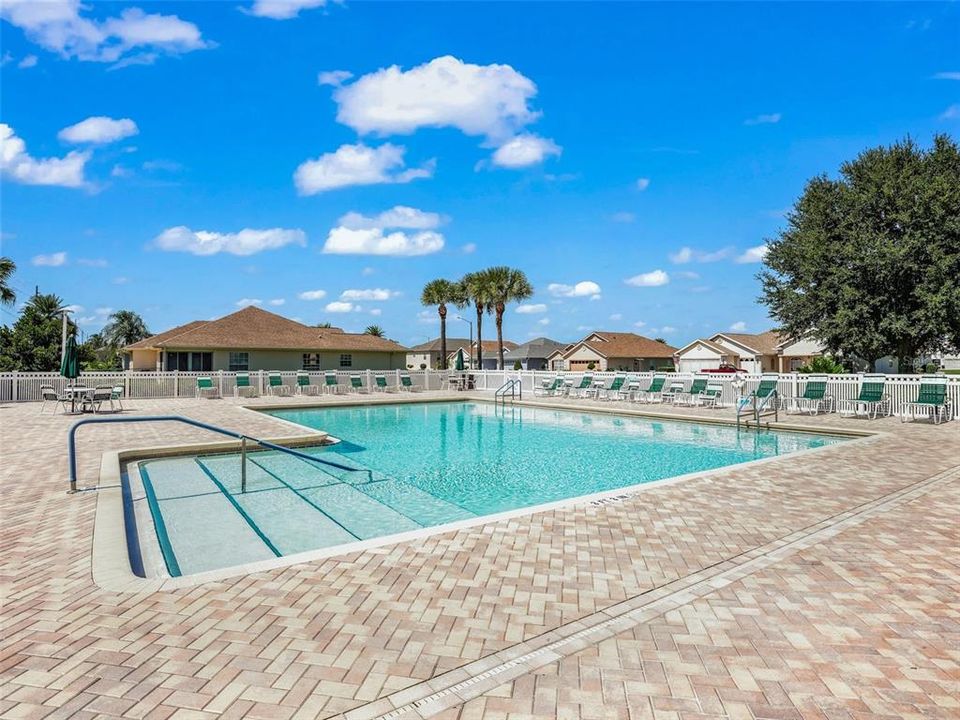 For Sale: $559,900 (3 beds, 3 baths, 2074 Square Feet)