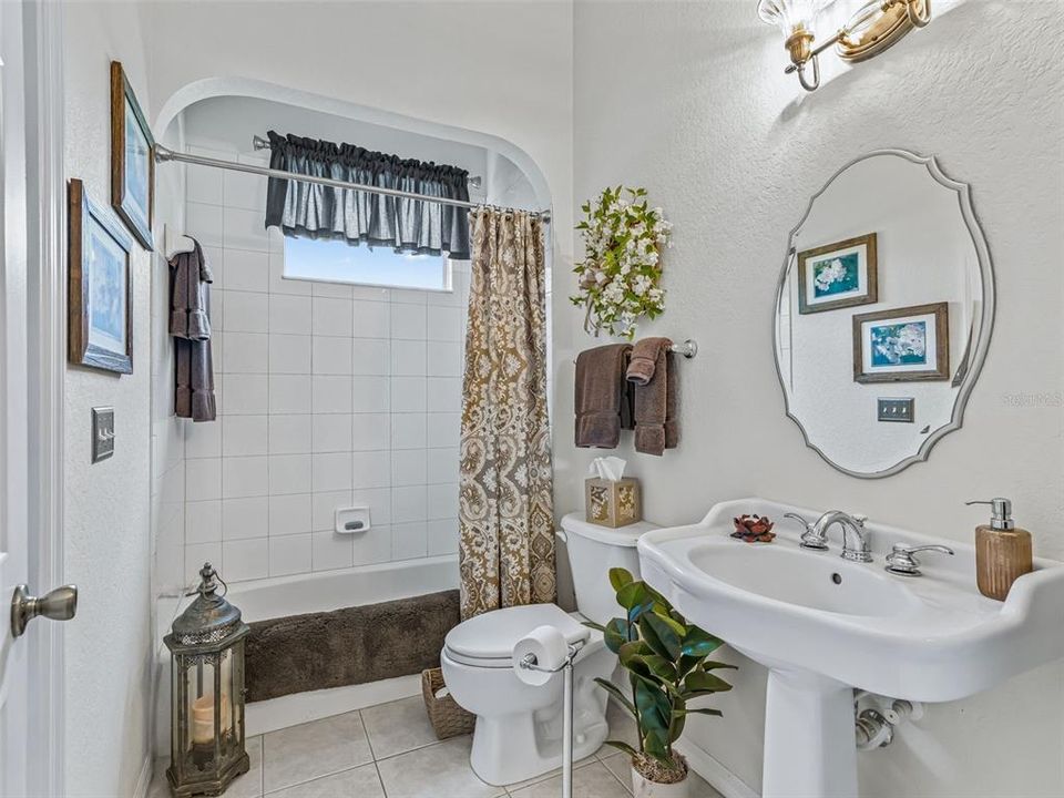 For Sale: $559,900 (3 beds, 3 baths, 2074 Square Feet)