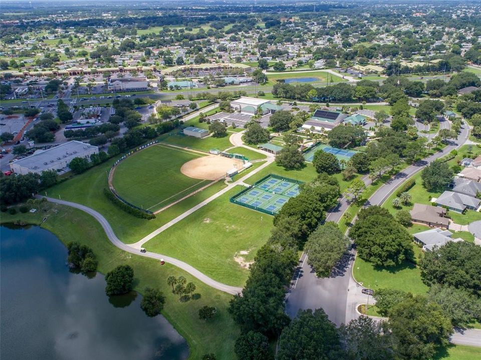 For Sale: $559,900 (3 beds, 3 baths, 2074 Square Feet)