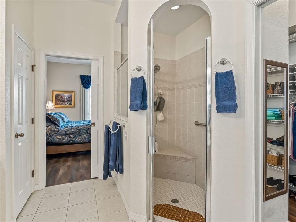 For Sale: $559,900 (3 beds, 3 baths, 2074 Square Feet)