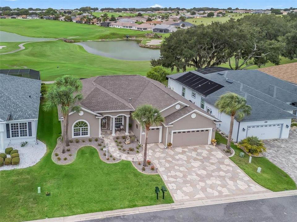 For Sale: $559,900 (3 beds, 3 baths, 2074 Square Feet)