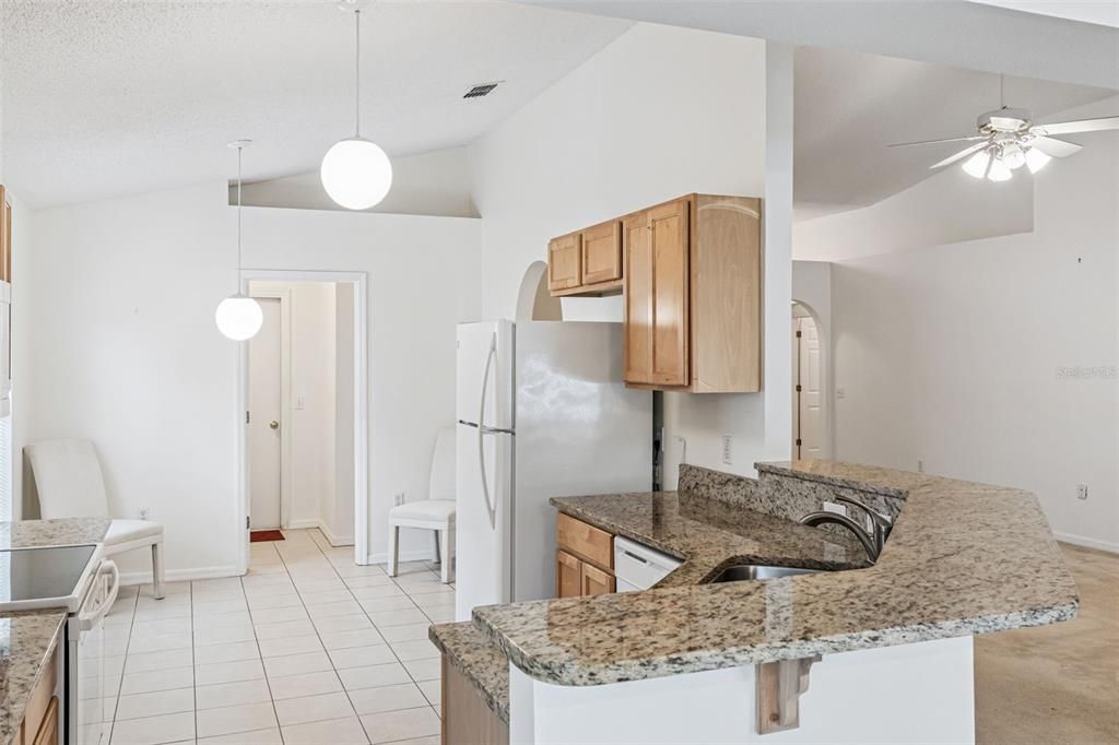 На продажу: $392,000 (3 спален, 2 ванн, 1874 Квадратных фут)