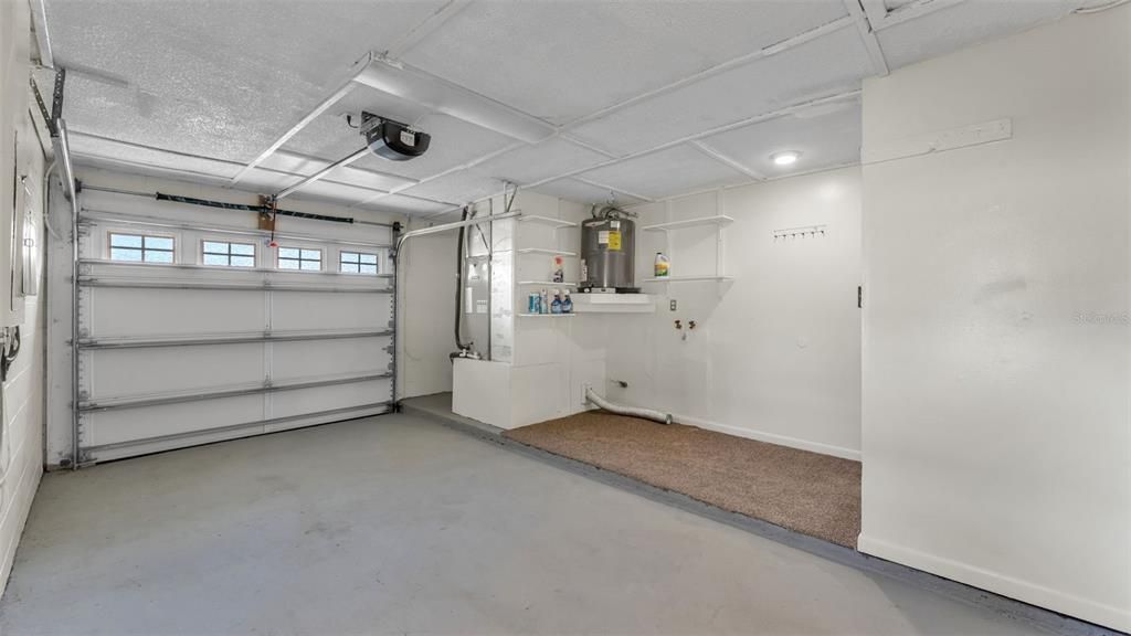 For Sale: $284,900 (4 beds, 2 baths, 1091 Square Feet)