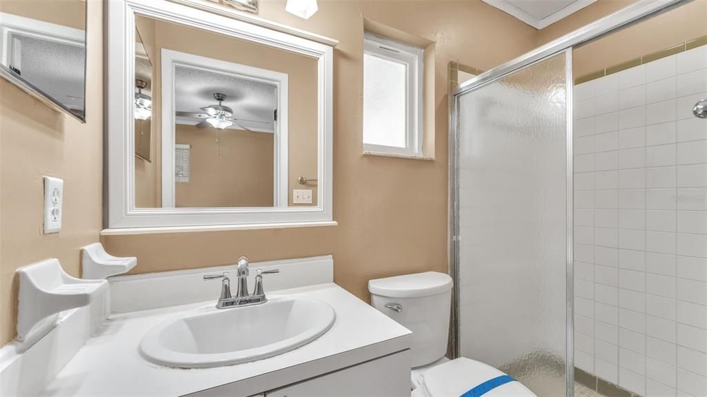 For Sale: $284,900 (4 beds, 2 baths, 1091 Square Feet)