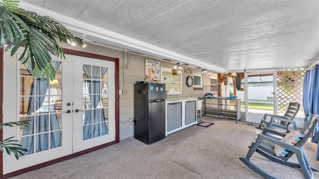 For Sale: $284,900 (4 beds, 2 baths, 1091 Square Feet)