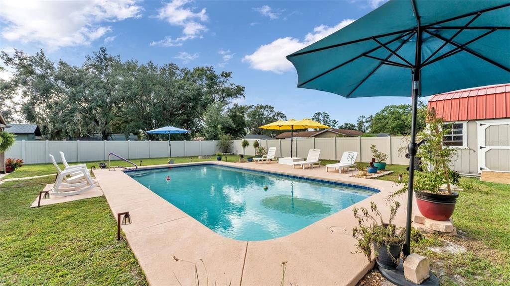 For Sale: $284,900 (4 beds, 2 baths, 1091 Square Feet)